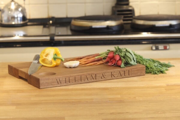 engraved-oak-chopping-boards-makemesomethingspecial-com