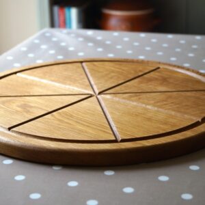 wooden-Pizza-Board-makemesomethingspecial.com
