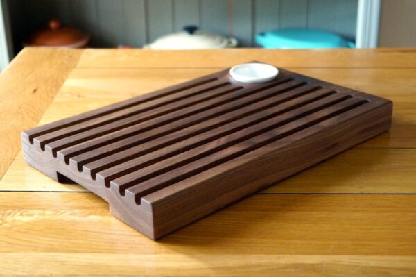 bespoke-walnut-bread-boards-makemesomethingspecial