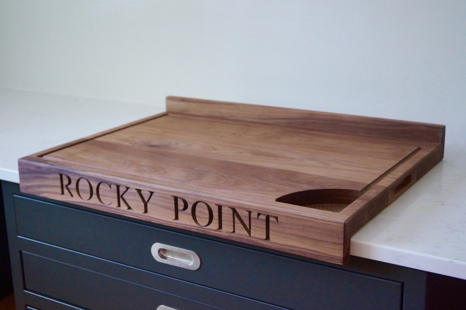 dark-wood-chopping-boards-uk-makemesomethingspecial.com