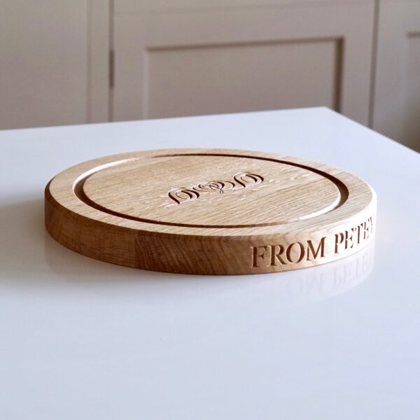 engraved-oak-cake-board