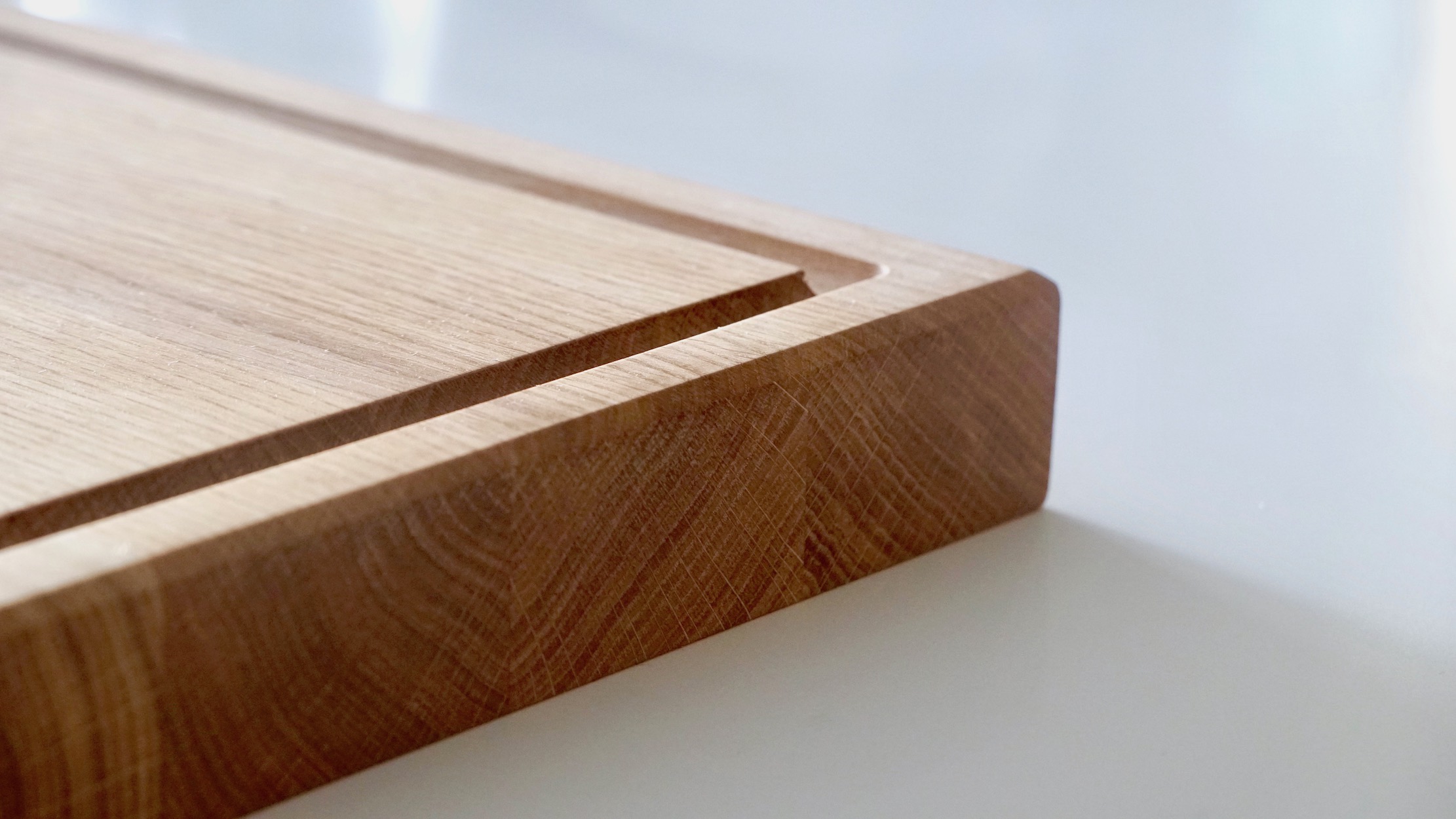 oak-chopping-board-with-groove