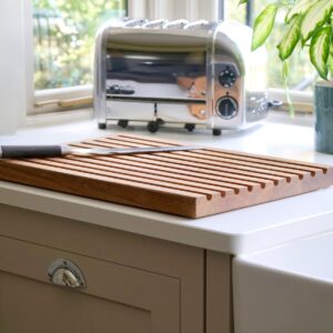 personalised-oak-bread-board-uk