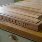 personalised-oak-carving-board-makemesomethingspecial.co.uk