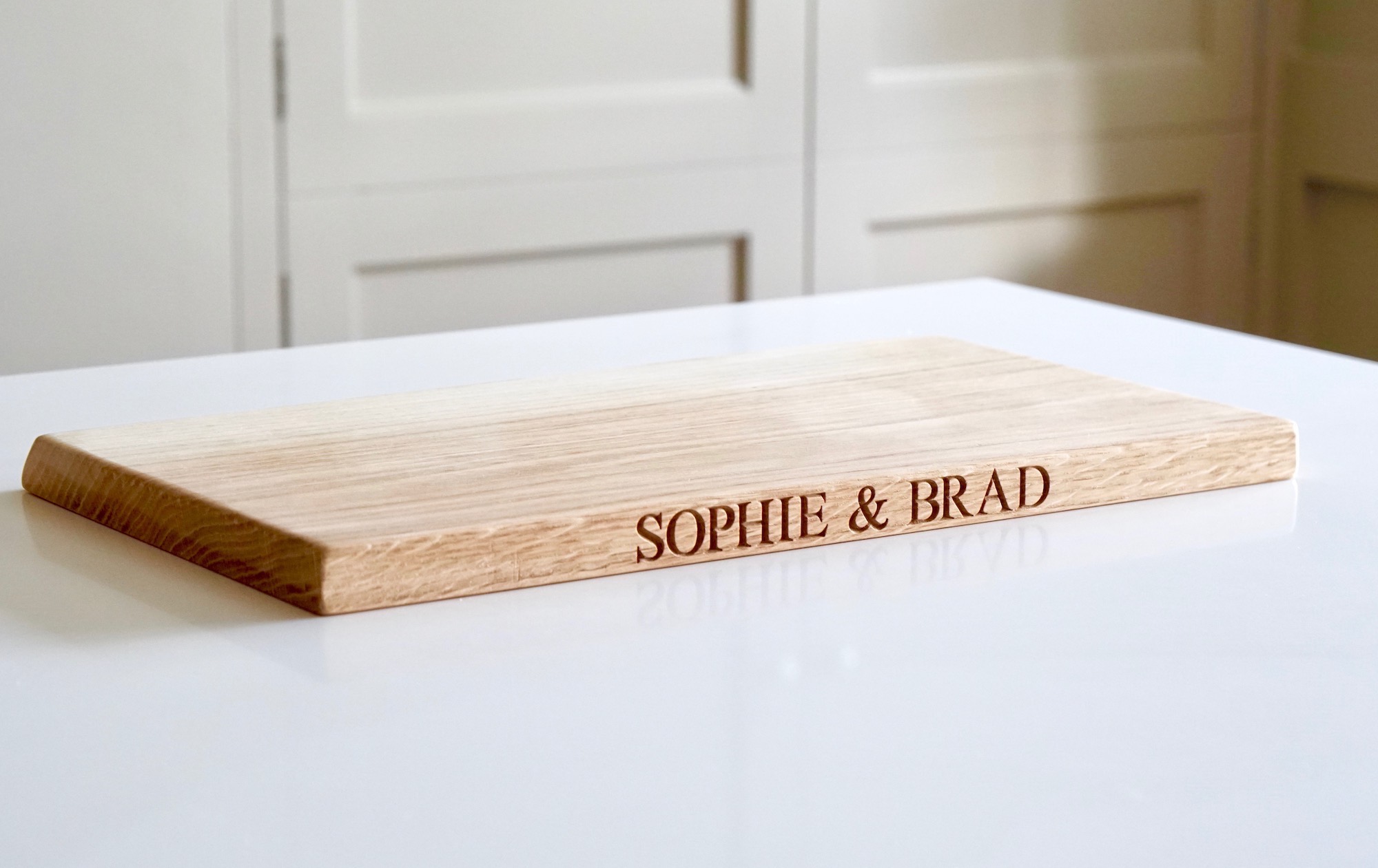 personalised-oak-live-edge-chopping-boards