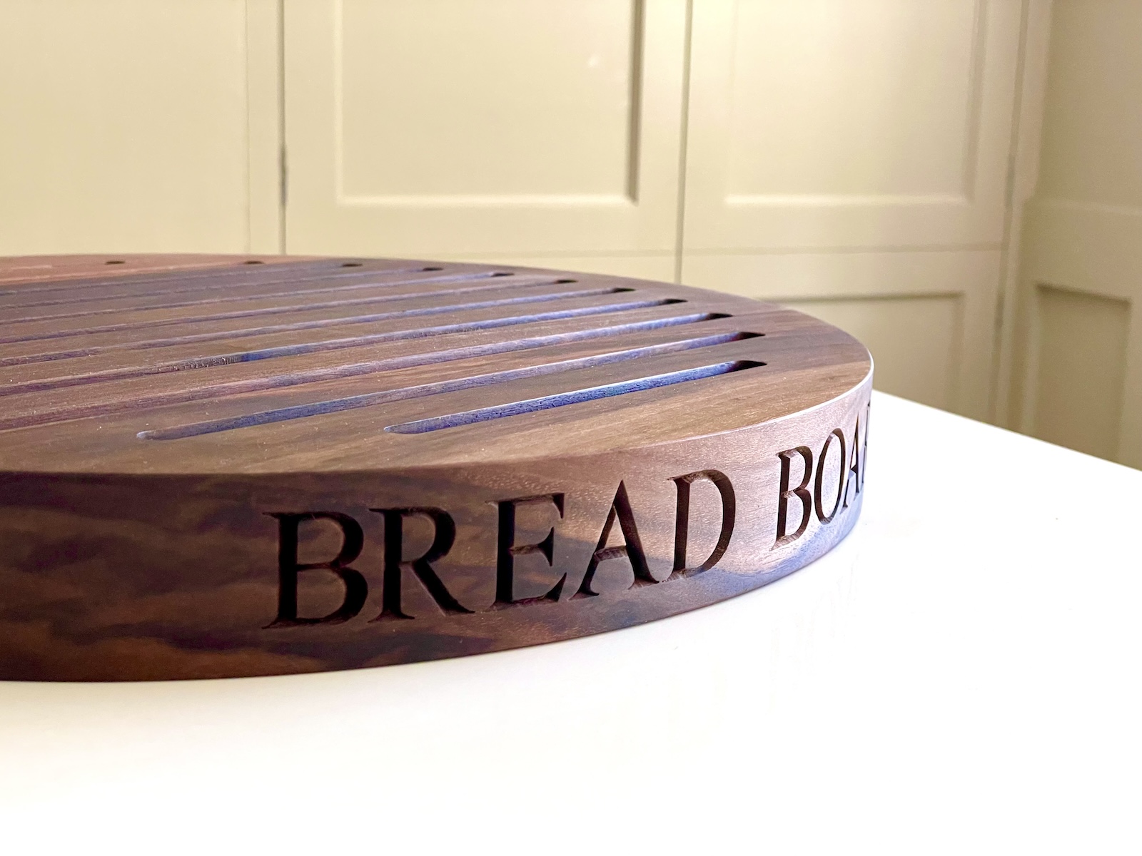 Walnut-bread-board