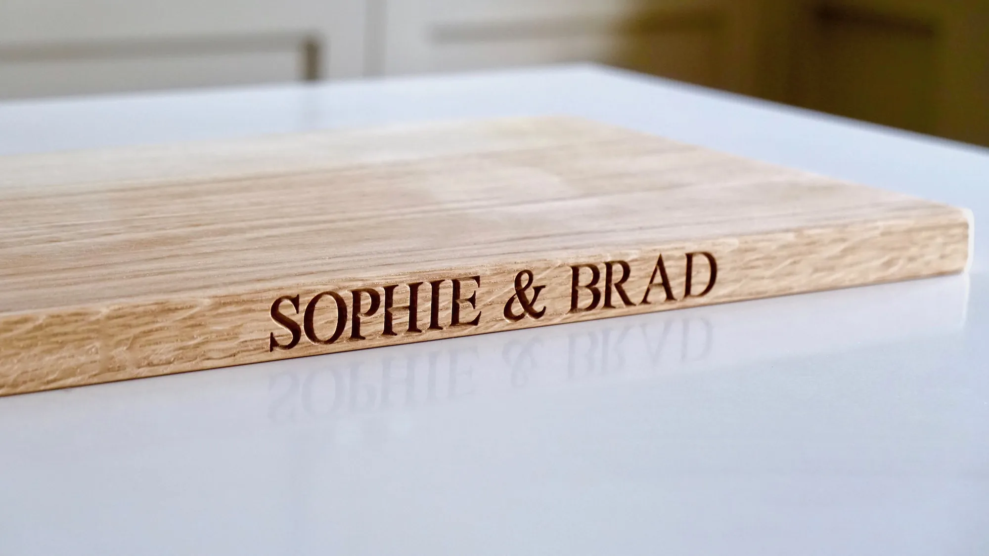 personalised-live-edge-chopping-boards-uk