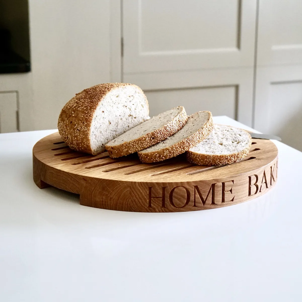 personalised-round-bread-board personalised-round-bread-board